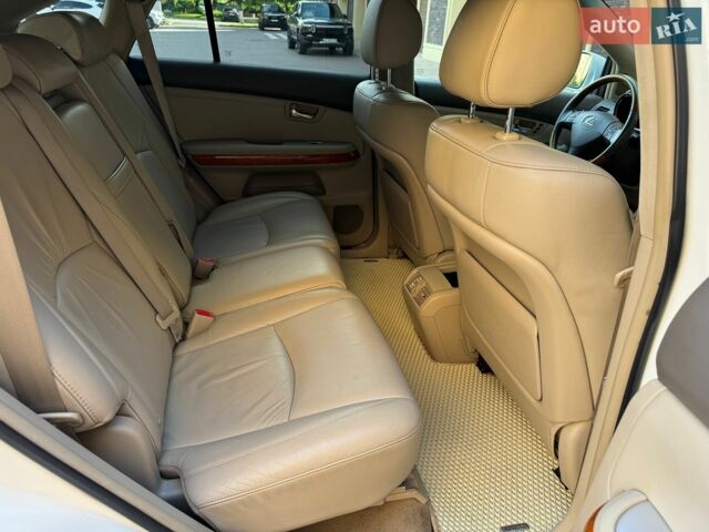 Белый Лексус РХ, объемом двигателя 3.5 л и пробегом 260 тыс. км за 10500 $, фото 20 на Automoto.ua
