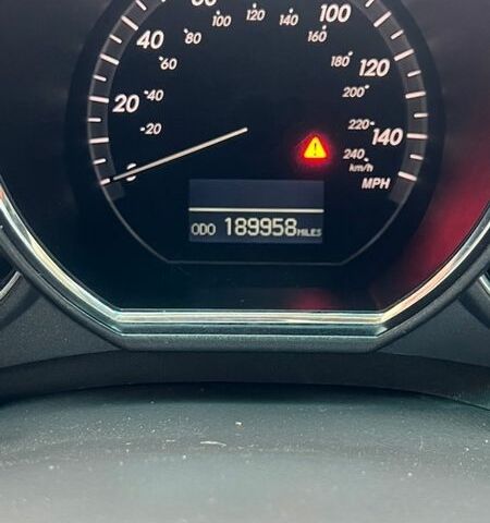 Белый Лексус РХ, объемом двигателя 3.3 л и пробегом 299 тыс. км за 10800 $, фото 4 на Automoto.ua