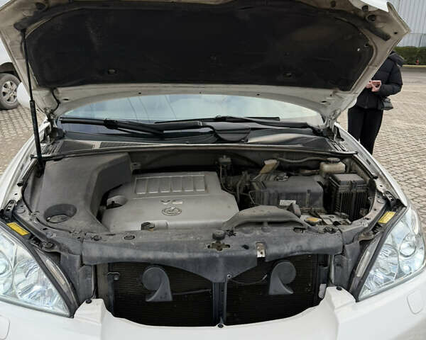 Білий Лексус РХ, об'ємом двигуна 3.46 л та пробігом 287 тис. км за 11600 $, фото 24 на Automoto.ua