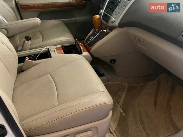 Белый Лексус РХ, объемом двигателя 3.5 л и пробегом 111 тыс. км за 15000 $, фото 10 на Automoto.ua