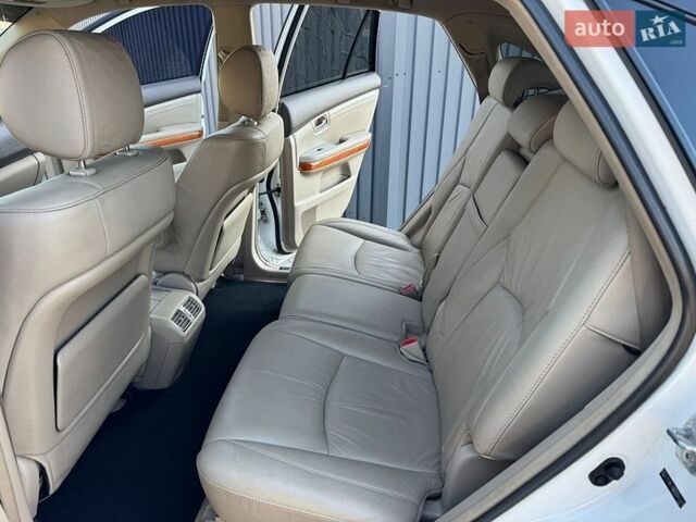 Белый Лексус РХ, объемом двигателя 3.46 л и пробегом 218 тыс. км за 9500 $, фото 28 на Automoto.ua