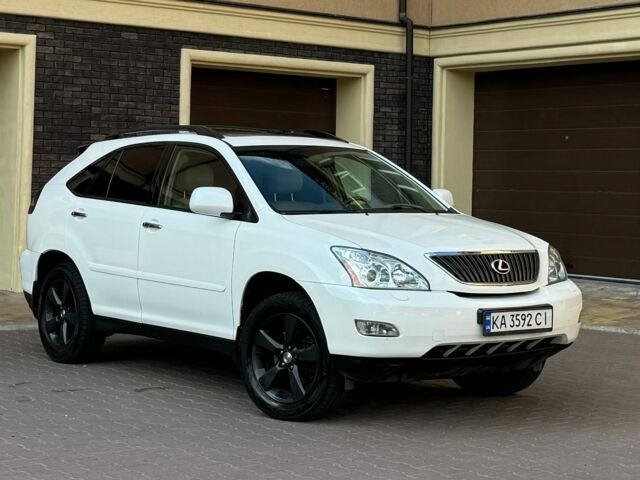 Белый Лексус РХ, объемом двигателя 3.5 л и пробегом 260 тыс. км за 10520 $, фото 1 на Automoto.ua