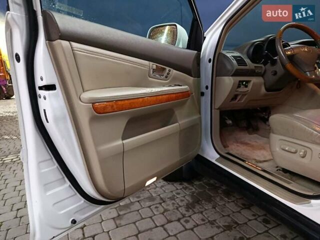 Белый Лексус РХ, объемом двигателя 3.5 л и пробегом 240 тыс. км за 8700 $, фото 7 на Automoto.ua