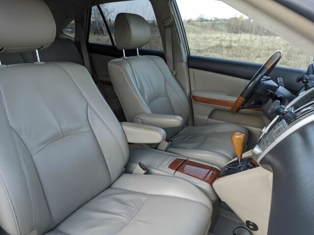 Белый Лексус РХ, объемом двигателя 3.3 л и пробегом 199 тыс. км за 13800 $, фото 15 на Automoto.ua