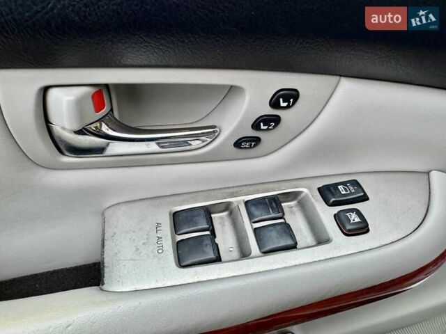 Білий Лексус РХ, об'ємом двигуна 3.31 л та пробігом 160 тис. км за 9990 $, фото 23 на Automoto.ua