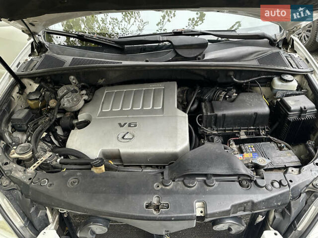 Белый Лексус РХ, объемом двигателя 3.46 л и пробегом 240 тыс. км за 9099 $, фото 20 на Automoto.ua