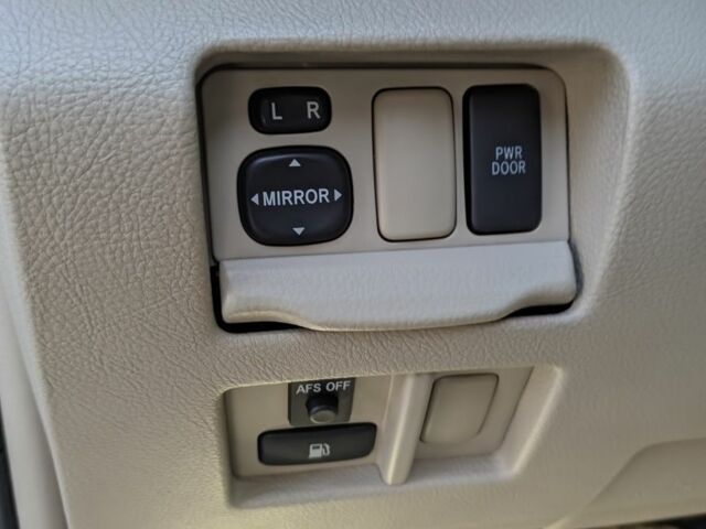 Белый Лексус РХ, объемом двигателя 3.3 л и пробегом 199 тыс. км за 13800 $, фото 19 на Automoto.ua