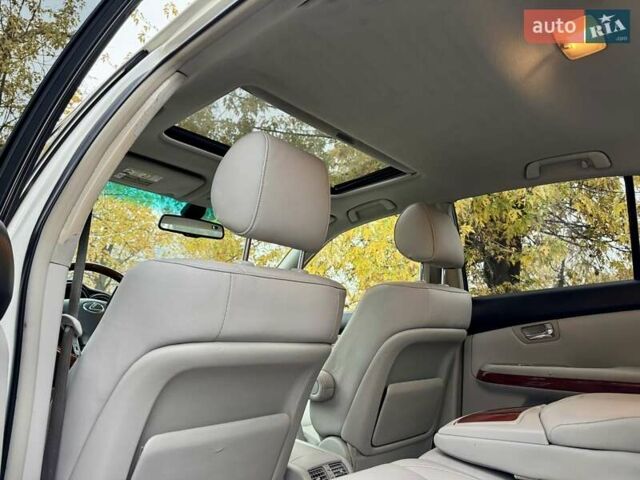 Білий Лексус РХ, об'ємом двигуна 3.31 л та пробігом 160 тис. км за 9990 $, фото 31 на Automoto.ua