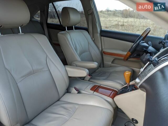 Білий Лексус РХ, об'ємом двигуна 3.31 л та пробігом 199 тис. км за 13800 $, фото 30 на Automoto.ua