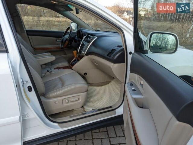 Білий Лексус РХ, об'ємом двигуна 3.31 л та пробігом 199 тис. км за 13800 $, фото 29 на Automoto.ua