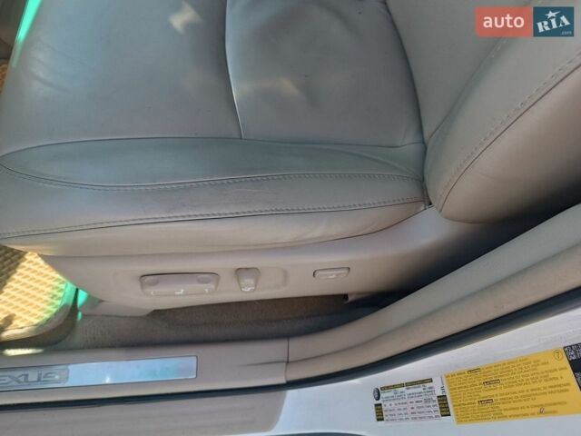 Белый Лексус РХ, объемом двигателя 3.46 л и пробегом 240 тыс. км за 16200 $, фото 13 на Automoto.ua