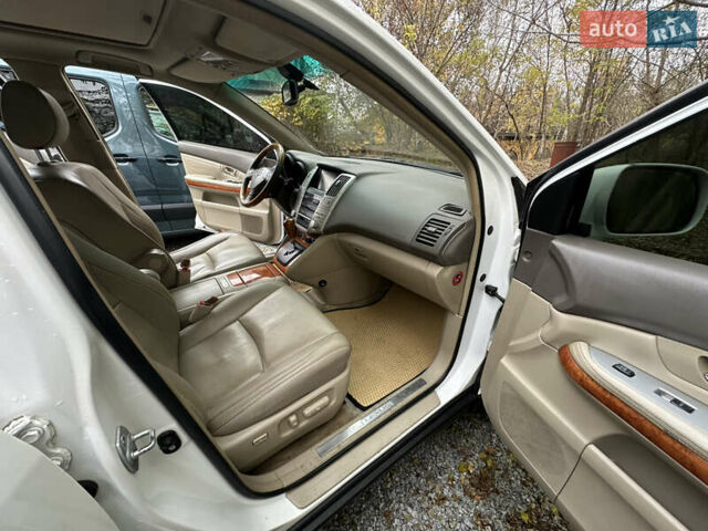 Белый Лексус РХ, объемом двигателя 3.46 л и пробегом 240 тыс. км за 9099 $, фото 13 на Automoto.ua