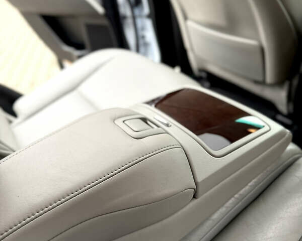 Белый Лексус РХ, объемом двигателя 3.46 л и пробегом 185 тыс. км за 15500 $, фото 20 на Automoto.ua