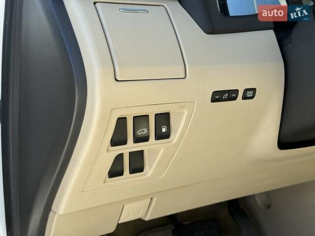 Білий Лексус РХ, об'ємом двигуна 3.46 л та пробігом 234 тис. км за 15999 $, фото 25 на Automoto.ua