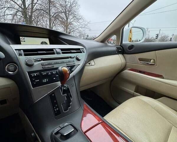 Белый Лексус РХ, объемом двигателя 3.5 л и пробегом 100 тыс. км за 17500 $, фото 12 на Automoto.ua