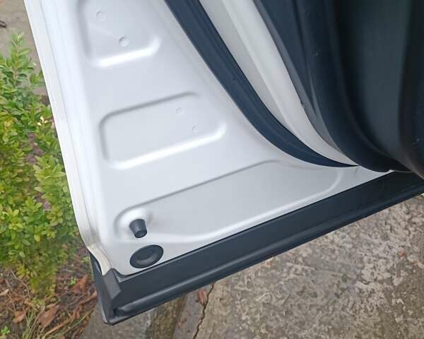 Білий Лексус РХ, об'ємом двигуна 3.46 л та пробігом 190 тис. км за 16000 $, фото 8 на Automoto.ua