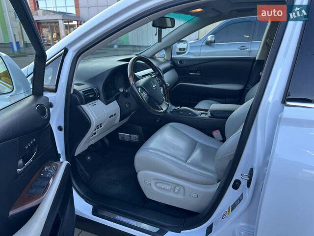 Лексус РХ 2009 у Виноградове на Automoto.ua Білий Лексус РХ, об'ємом двигуна 3.5 л та пробігом 183 тис. км за 18900 $, фото 16 на Automoto.ua