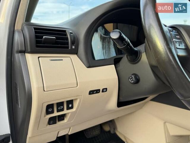 Лексус РХ 2009 в Днепре (Днепропетровске) на Automoto.ua Белый Лексус РХ, объемом двигателя 3.46 л и пробегом 210 тыс. км за 15500 $, фото 10 на Automoto.ua