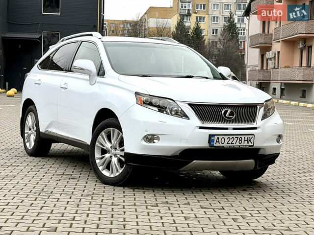 Белый Лексус РХ, объемом двигателя 3.46 л и пробегом 185 тыс. км за 15500 $, фото 1 на Automoto.ua