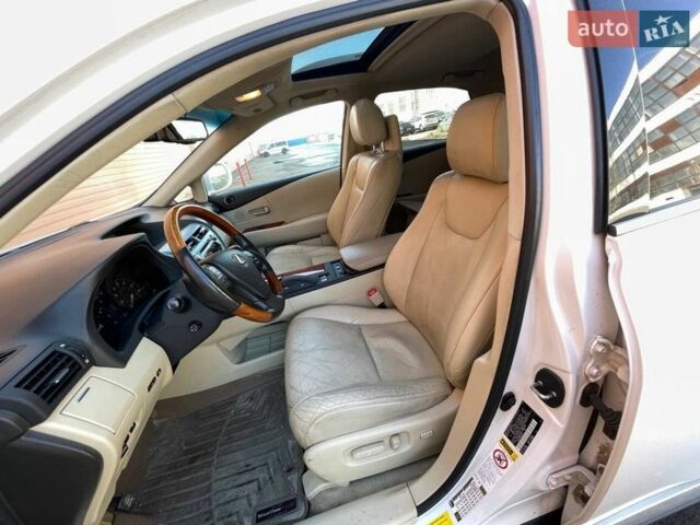 Белый Лексус РХ, объемом двигателя 3.46 л и пробегом 187 тыс. км за 15700 $, фото 9 на Automoto.ua