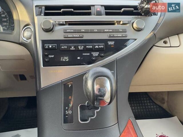 Лексус РХ 2009 в Днепре (Днепропетровске) на Automoto.ua Белый Лексус РХ, объемом двигателя 3.46 л и пробегом 210 тыс. км за 15500 $, фото 18 на Automoto.ua