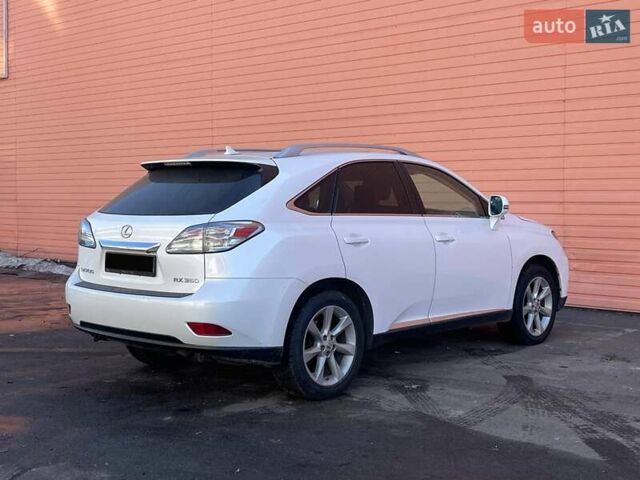Белый Лексус РХ, объемом двигателя 3.46 л и пробегом 187 тыс. км за 15700 $, фото 4 на Automoto.ua