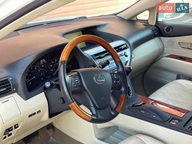 Белый Лексус РХ, объемом двигателя 3.46 л и пробегом 187 тыс. км за 15700 $, фото 5 на Automoto.ua