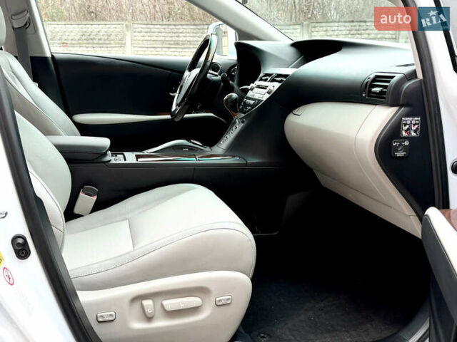 Белый Лексус РХ, объемом двигателя 3.46 л и пробегом 185 тыс. км за 15500 $, фото 26 на Automoto.ua