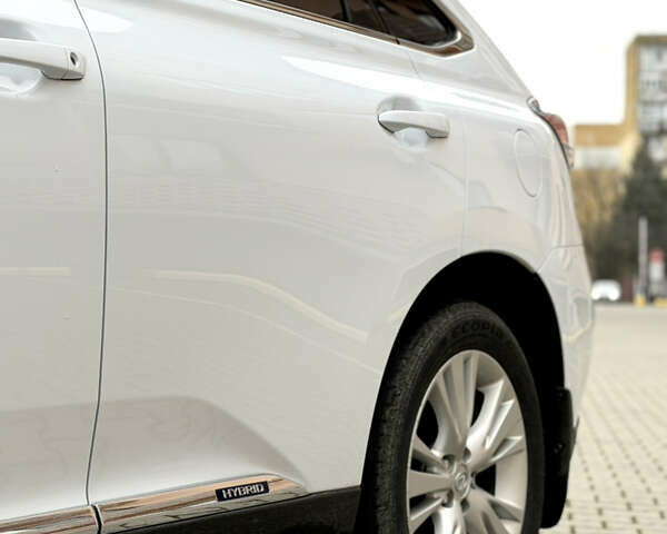 Белый Лексус РХ, объемом двигателя 3.46 л и пробегом 185 тыс. км за 15500 $, фото 5 на Automoto.ua