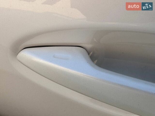 Белый Лексус РХ, объемом двигателя 3.46 л и пробегом 280 тыс. км за 14490 $, фото 12 на Automoto.ua