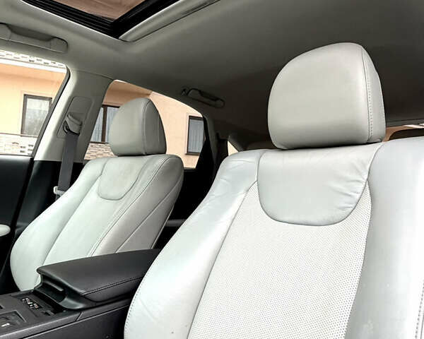 Белый Лексус РХ, объемом двигателя 3.46 л и пробегом 185 тыс. км за 15500 $, фото 42 на Automoto.ua