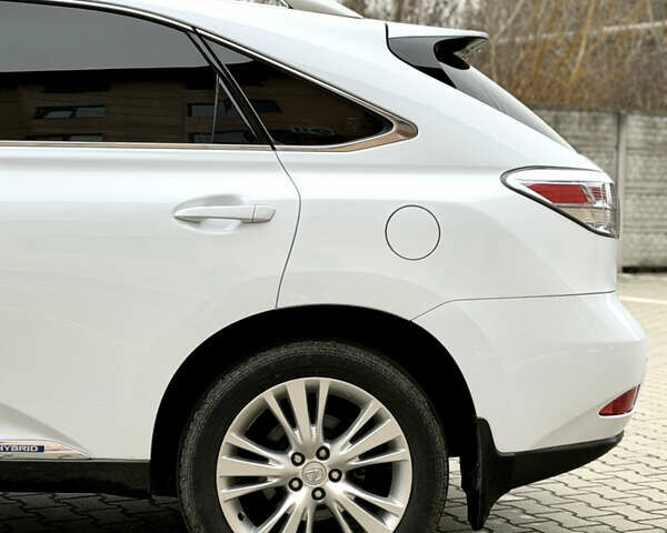 Белый Лексус РХ, объемом двигателя 3.46 л и пробегом 185 тыс. км за 15500 $, фото 6 на Automoto.ua