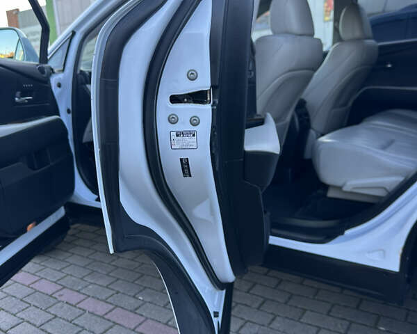 Лексус РХ 2009 у Виноградове на Automoto.ua Білий Лексус РХ, об'ємом двигуна 3.5 л та пробігом 183 тис. км за 18900 $, фото 17 на Automoto.ua