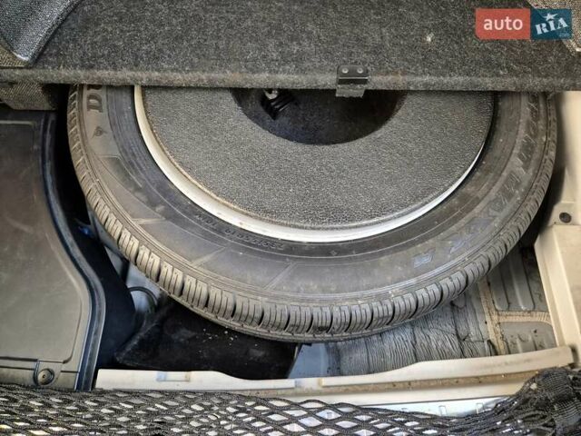 Белый Лексус РХ, объемом двигателя 3.46 л и пробегом 140 тыс. км за 21500 $, фото 29 на Automoto.ua