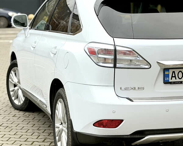 Белый Лексус РХ, объемом двигателя 3.46 л и пробегом 185 тыс. км за 15500 $, фото 13 на Automoto.ua