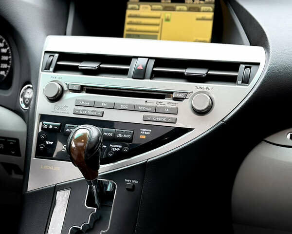 Белый Лексус РХ, объемом двигателя 3.46 л и пробегом 185 тыс. км за 15500 $, фото 24 на Automoto.ua