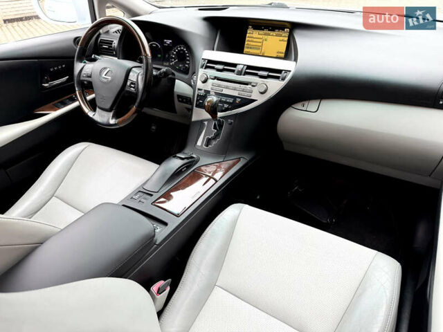 Белый Лексус РХ, объемом двигателя 3.46 л и пробегом 185 тыс. км за 15500 $, фото 21 на Automoto.ua