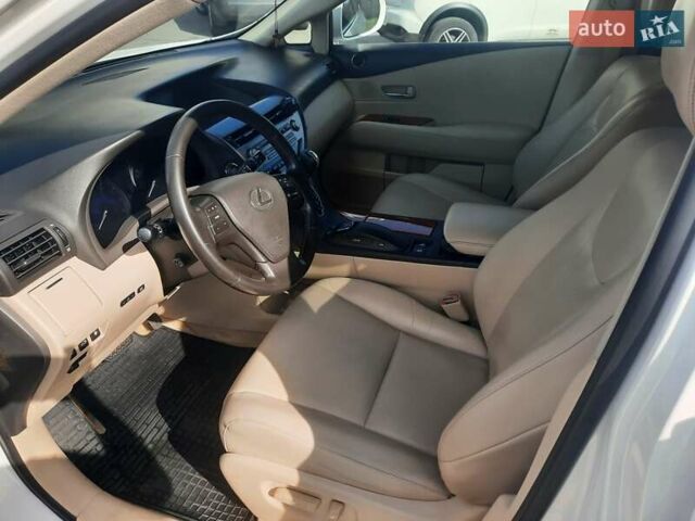 Белый Лексус РХ, объемом двигателя 3.5 л и пробегом 208 тыс. км за 16300 $, фото 12 на Automoto.ua