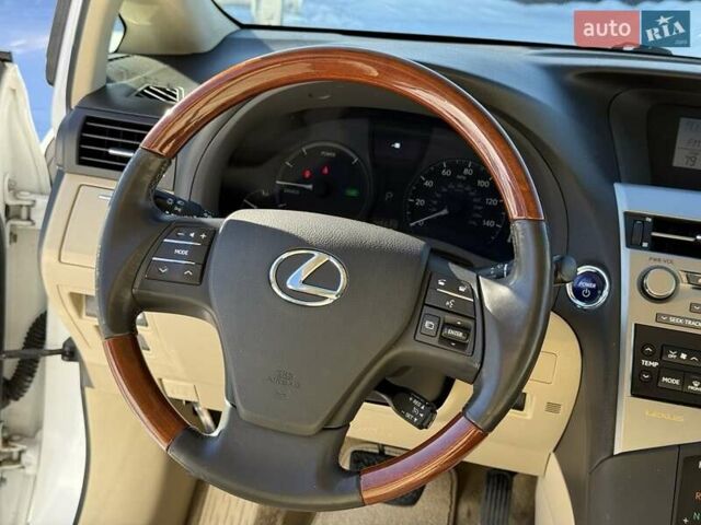 Білий Лексус РХ, об'ємом двигуна 3.46 л та пробігом 234 тис. км за 15999 $, фото 9 на Automoto.ua
