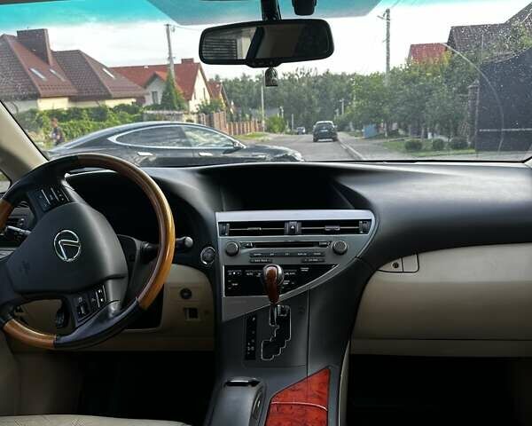Белый Лексус РХ, объемом двигателя 3.46 л и пробегом 180 тыс. км за 15500 $, фото 5 на Automoto.ua