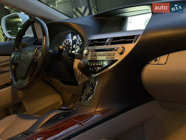 Белый Лексус РХ, объемом двигателя 3.46 л и пробегом 207 тыс. км за 16900 $, фото 28 на Automoto.ua