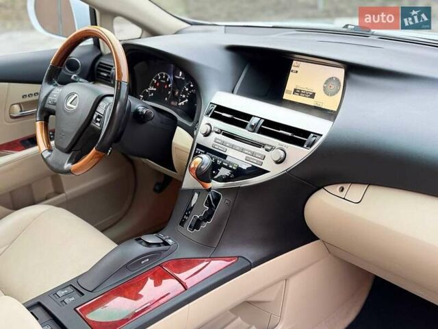 Белый Лексус РХ, объемом двигателя 3.46 л и пробегом 201 тыс. км за 14800 $, фото 15 на Automoto.ua