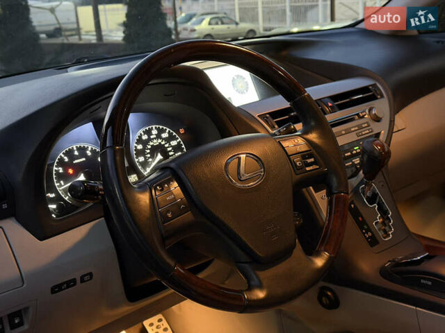 Белый Лексус РХ, объемом двигателя 3.46 л и пробегом 207 тыс. км за 16900 $, фото 25 на Automoto.ua