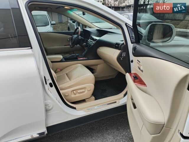 Белый Лексус РХ, объемом двигателя 3.46 л и пробегом 307 тыс. км за 14600 $, фото 27 на Automoto.ua