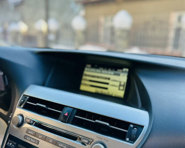 Белый Лексус РХ, объемом двигателя 3.5 л и пробегом 172 тыс. км за 15800 $, фото 32 на Automoto.ua