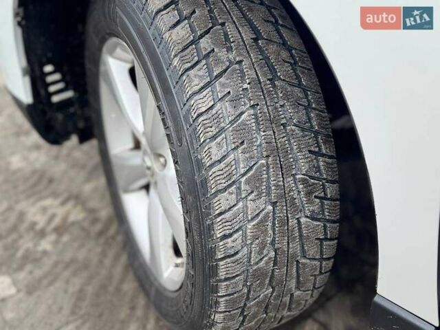 Белый Лексус РХ, объемом двигателя 3.46 л и пробегом 201 тыс. км за 14800 $, фото 9 на Automoto.ua