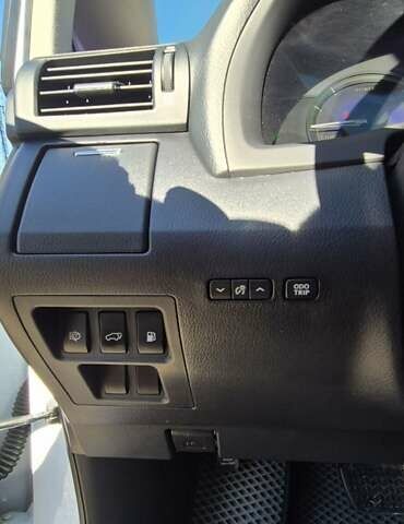 Лексус РХ 2010 в Одессе на Automoto.ua Белый Лексус РХ, объемом двигателя 3.46 л и пробегом 217 тыс. км за 23500 $, фото 25 на Automoto.ua