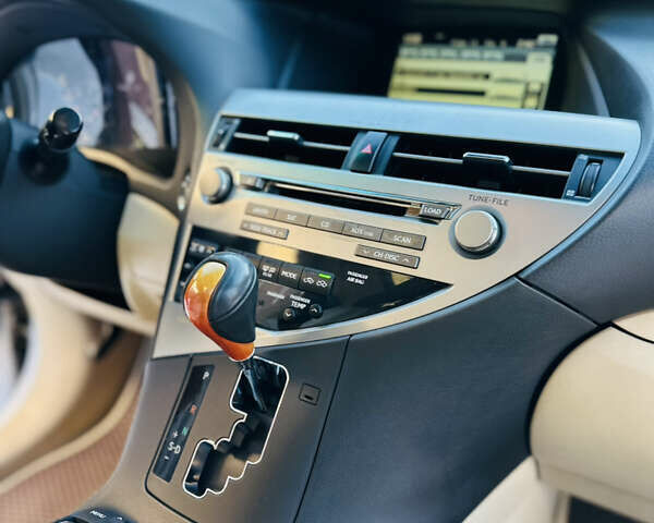 Белый Лексус РХ, объемом двигателя 3.5 л и пробегом 172 тыс. км за 15800 $, фото 28 на Automoto.ua