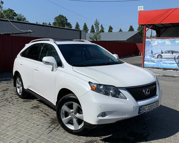 Белый Лексус РХ, объемом двигателя 3.5 л и пробегом 200 тыс. км за 18500 $, фото 1 на Automoto.ua
