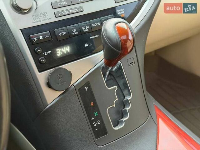 Белый Лексус РХ, объемом двигателя 3.46 л и пробегом 240 тыс. км за 15800 $, фото 108 на Automoto.ua